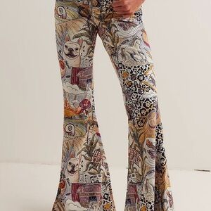 Lainey Wilson “Life of Lainey” Wrangler flare jeans-size 28 x 32